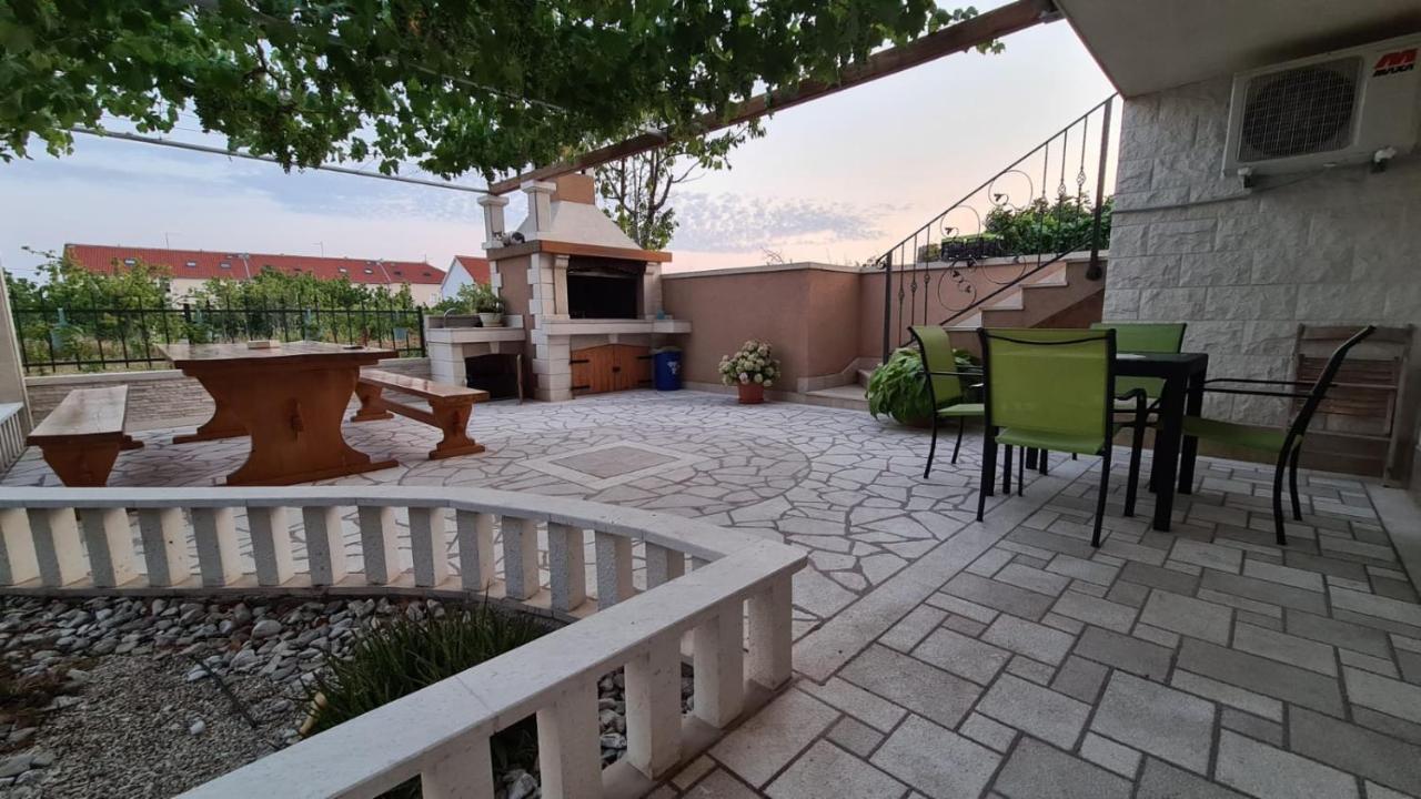 Apartments Pavlinovic Kaštela Extérieur photo